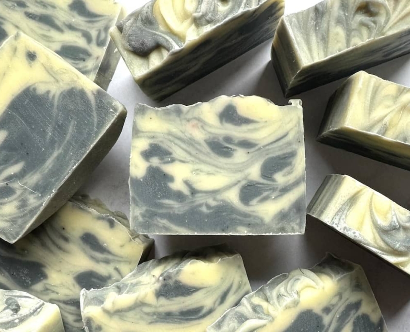 Lavendel-Seife Quirl Ensemble Naturseifen: Lavendel-Seife: Die Entspannungsseife - mit beruhigendem Lavendel - Besonders viel Shea-Butter pflegt trockene Haut