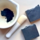 Naturseifen: SCHWARZE-SEIFE - Porentief-Reinigungs-Seife - Mit Kokos-Aktivkohle, Avocado- und Teebaumöl - Für fettige Gesichtshaut, Hände und Körper